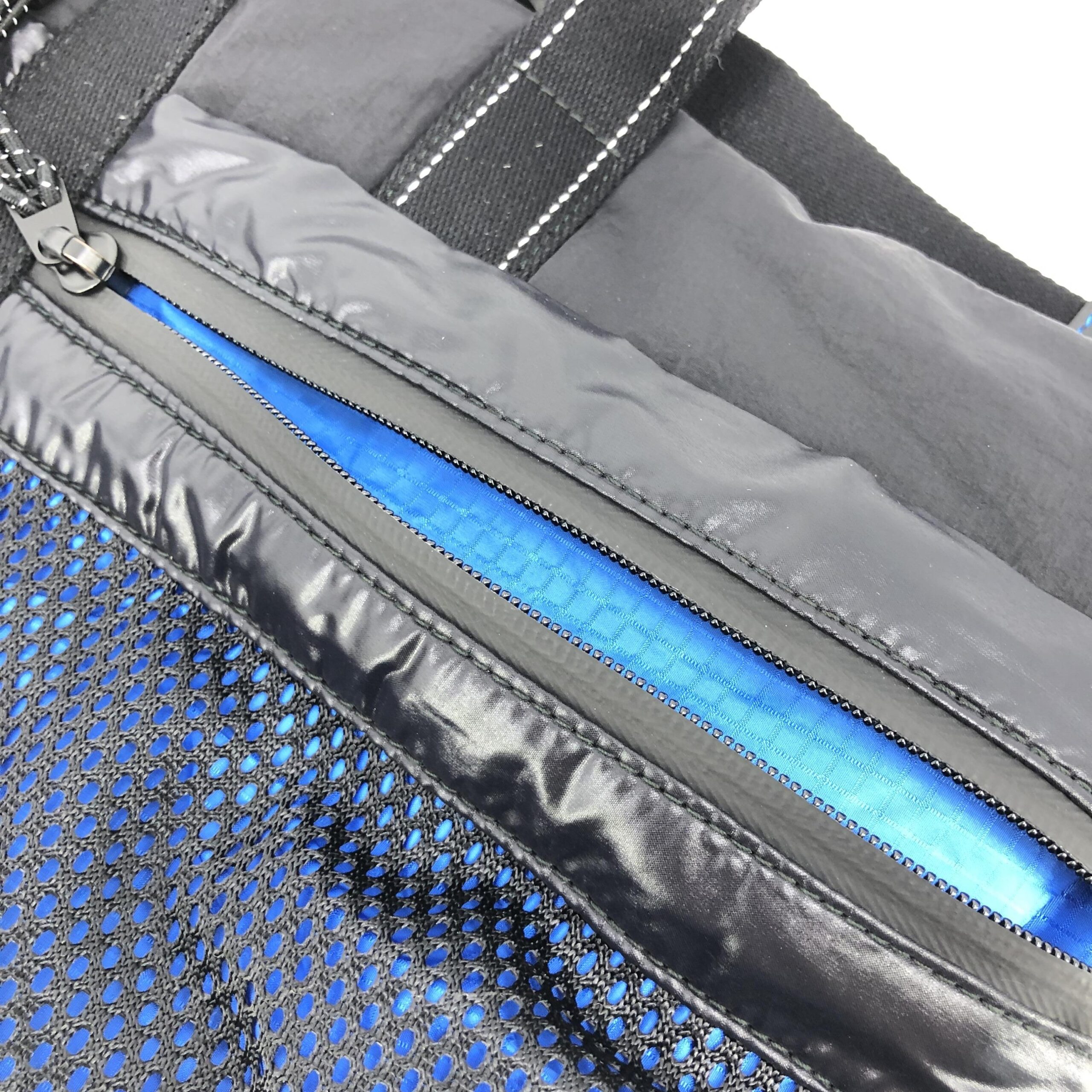 Black And Blue Nylon Convertible Tote - Afbeelding 6